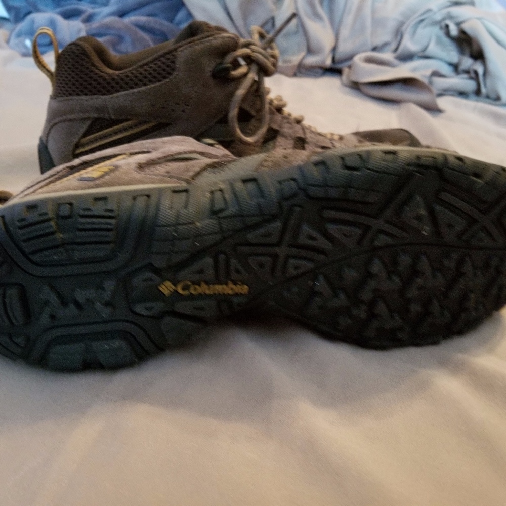 Columbia Men's Mid Top Hiking Shoe, Size 10
